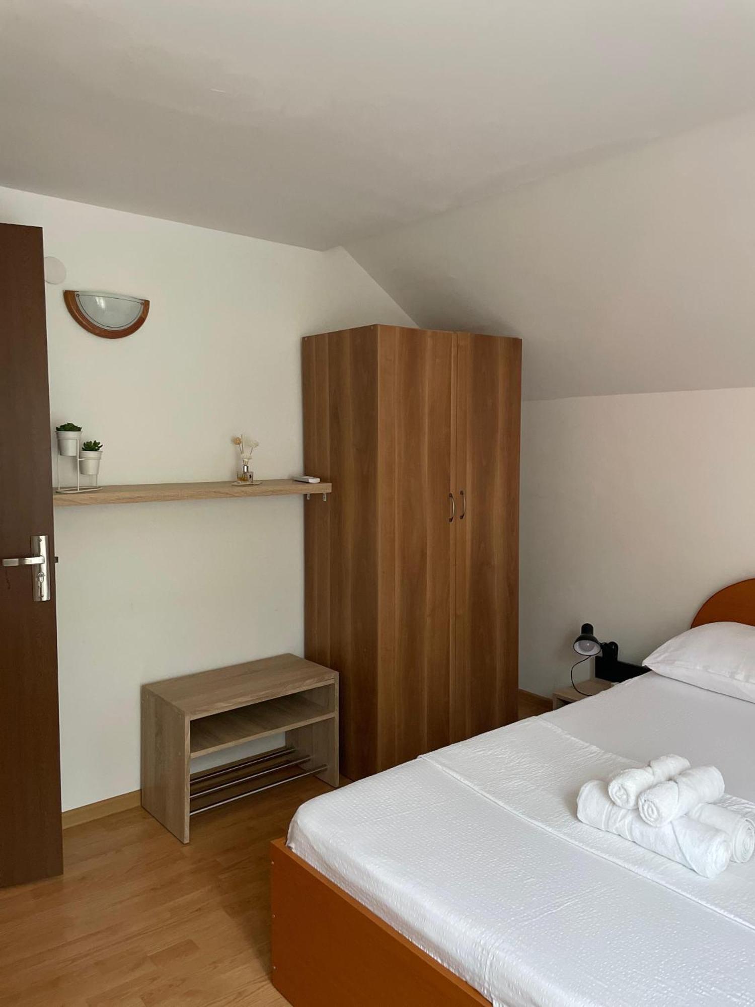 Casa Melania Villa Ieşelniţa Exterior foto